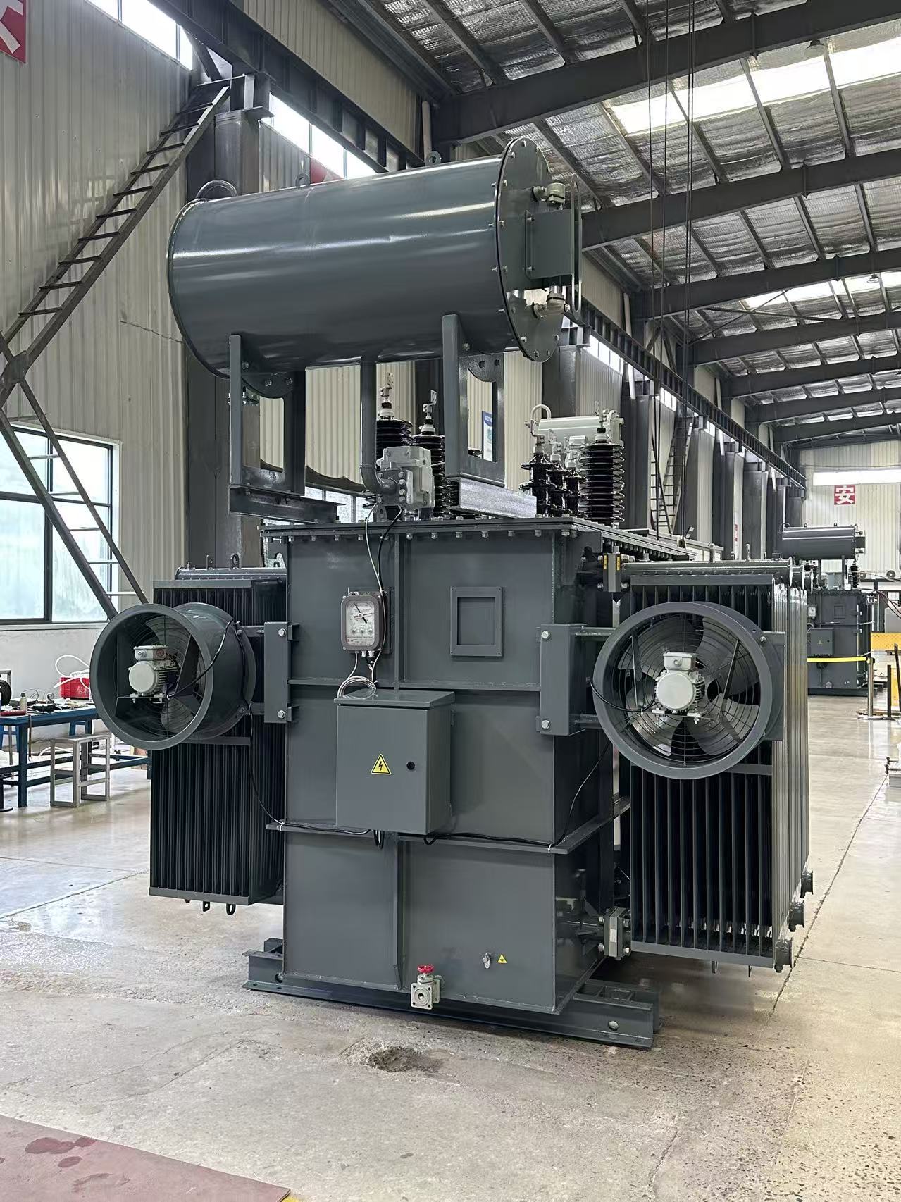 SYHF 6300 kVA trefas oljenedsänkt transformator vinner stor uppmärksamhet i Azerbajdzjan, presenterad på lokal tv